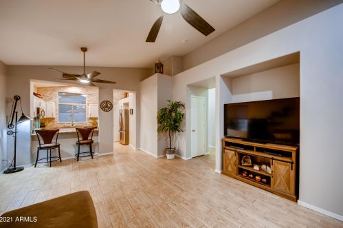 25222 40th Ln, Phoenix, AZ 85083-2484