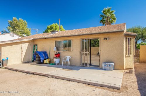 6120 Springbrook Dr, Tucson AZ exterior