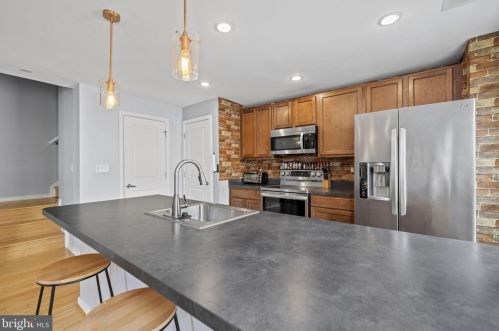 3923 Old Dominion Blvd, Alexandria VA 22305-1559 exterior