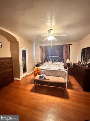 1075 Allengrove St, Philadelphia PA  19124-2944 exterior