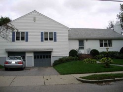 165 Evelyn Rd, Newton, MA 02468-1034