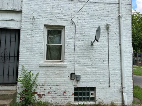 706 124 St, Cleveland OH 44108-1708 exterior