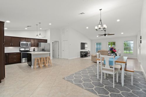 2415 Atlantic Beach Blvd, Fort Pierce FL  34949-1525 exterior