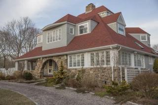 42 Fort Hill Ave, Gloucester MA  01930-4436 exterior