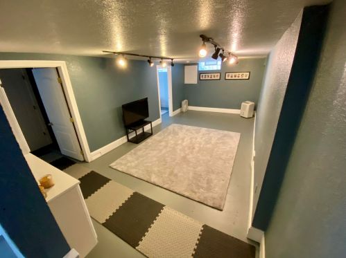 8707 Stuth Ave, Milwaukee WI 53227-3743 exterior