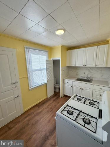 2230 69 St, Philadelphia PA 19142-1828 exterior