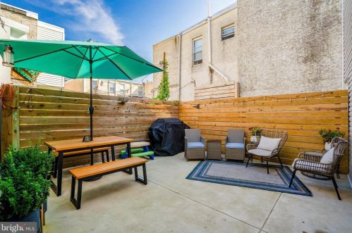 1937 5th St, Philadelphia PA  19122-2135 exterior