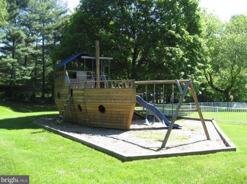 13828 Beacon Hollow Ln, Silver Spring MD 20906-3003 exterior