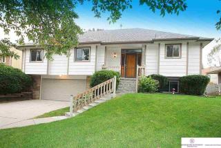 15933 Nottingham Dr, Omaha NE  68118-2027 exterior