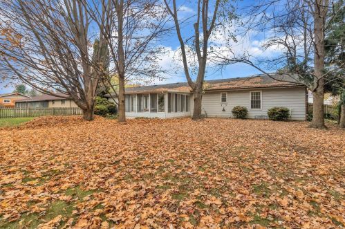 6422 Meadowview Ave, Kalamazoo MI  49048-9448 exterior