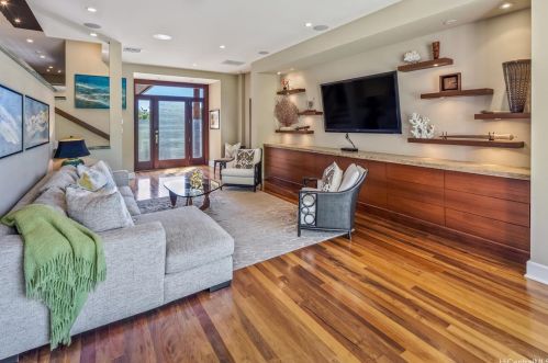 2984 Makalei Pl, Honolulu HI 96815-4743 exterior