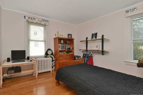 91 Amherst Rd, Valley Stream NY 11581-3314 exterior