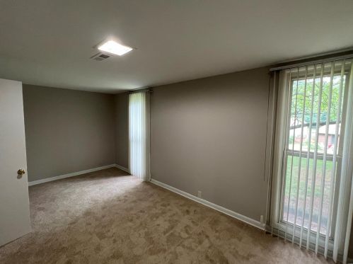 2041 Nettlewood Ct, Hazelwood MO 63043-2141 exterior