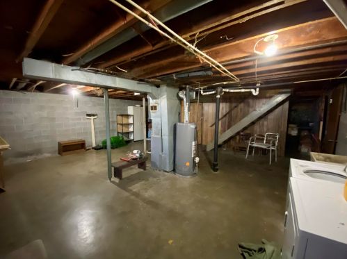 1485 Montgomery Ave, Meskegon MI 49441-1762 exterior