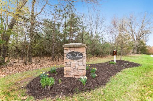 1811 Starr View Ln, Middlevle MI  49333-8066 exterior