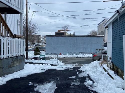 9 Wilson Ave, Woonsocket RI 02895-4658 exterior