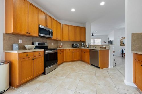 9956 Chadwick Dr, Fort Pierce FL 34987-2418 exterior