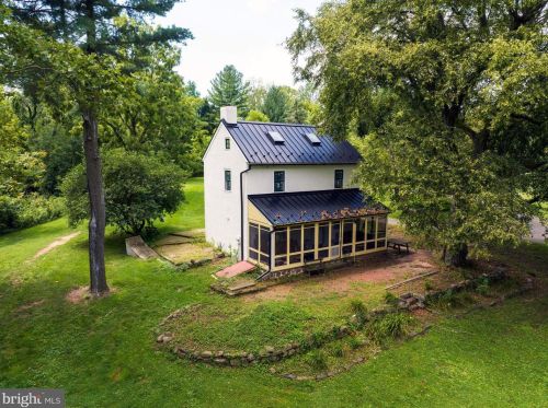 886 Vaughn Rd, Pottstown PA exterior