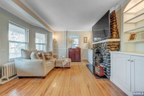 296 Saddle River Rd, Upper Saddle River NJ  07458-2108 exterior