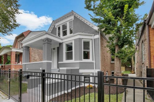 6213 Campbell Ave, Chicago, IL 60659-2807