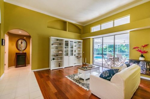 11506 Louvre Pl, Tampa FL 33617-2447 exterior