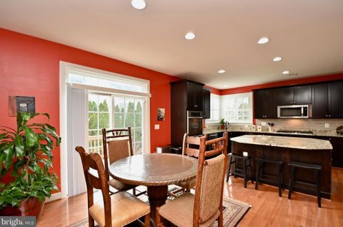 5718 Colfax Ave, Alexandria VA 22311-1012 exterior