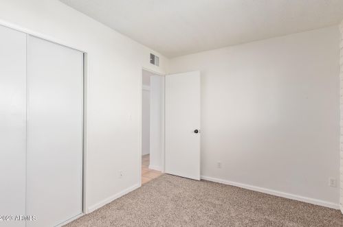 2333 41st Dr, Phoenix AZ  85009-1062 exterior