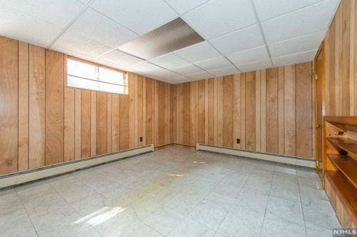 29 Westminster Ter, Town Center NJ 07052-2735 exterior