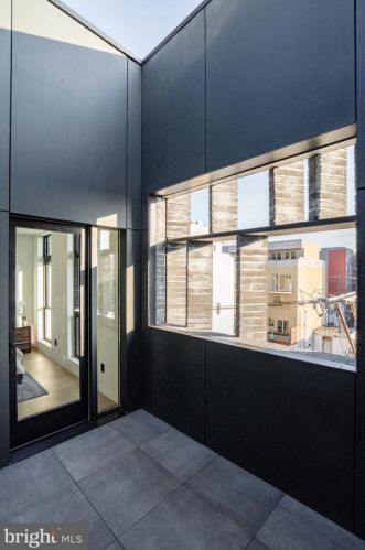 1355 Kater St, Philadelphia PA 19147-1817 exterior