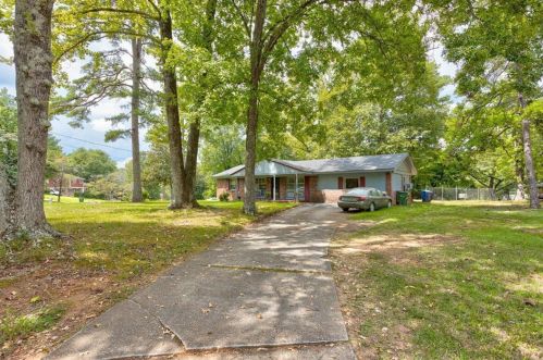 1004 Forrest Dr, Atlanta GA 30354-2514 exterior