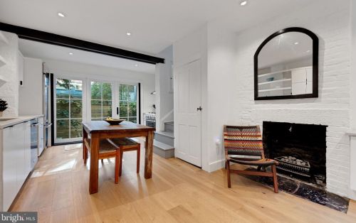 320 Iseminger St, Philadelphia PA  19107-5904 exterior