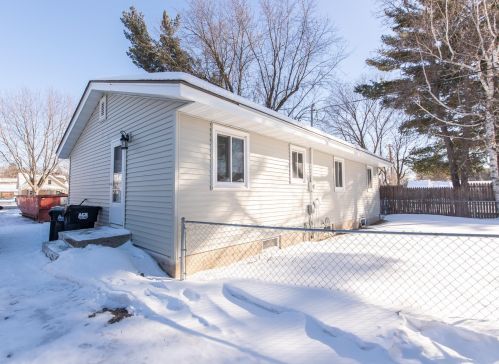 803 7 Ave, Princeton MN 55371-1205 exterior