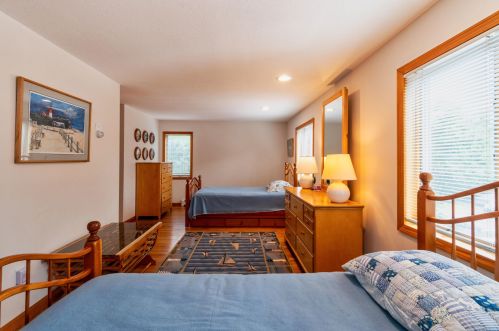 29 Bayberry Ln, Eastham MA 02642-2352 exterior