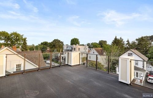 57 Lincoln Ave, Cliffside Park NJ 07010-1820 exterior