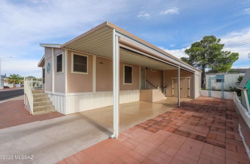 5802 Rocking Cir St, Tucson AZ 85713-6323 exterior