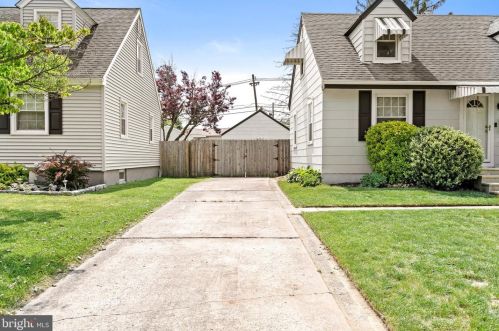 411 Fenwood Ave, Trenton, NJ 08619-2572