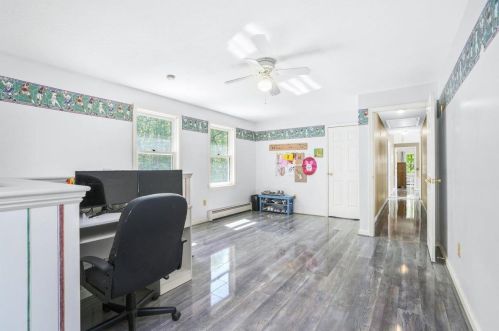 15 Longview Dr, Concord NH  03304-4809 exterior