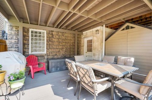 563 Allenby Ave, Pittsburgh PA 15218-1303 exterior