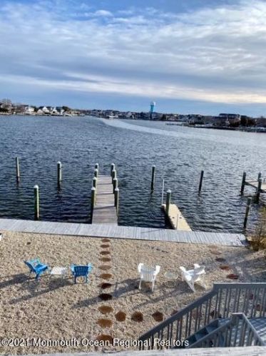 92 Dickman Dr, Lavallette NJ  08735-2805 exterior