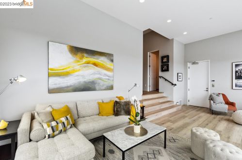 1550 Grand View Dr, Berkeley CA 94705-1637 exterior