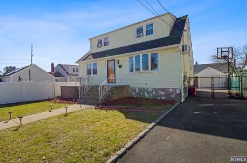 225 Sherwood Ave, Paterson NJ  07502-1319 exterior