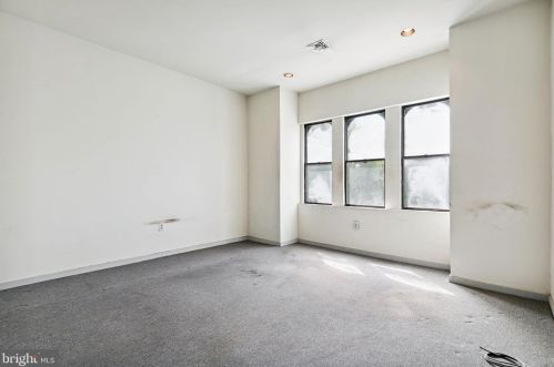 735 Bainbridge St, Philadelphia PA 19147-2008 exterior