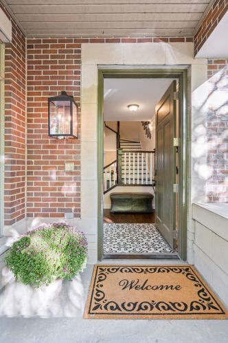 1425 Emerald Ave, Chicago, IL 60607