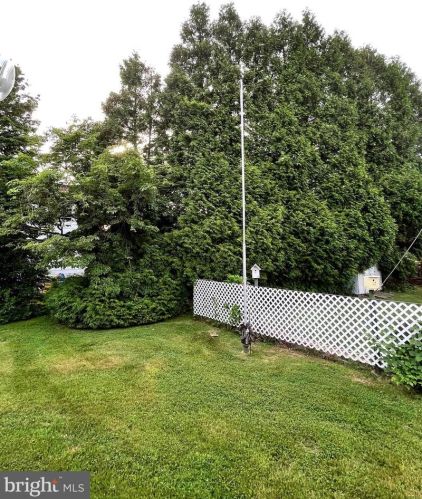 2 Hillside Ave, Trenton NJ 08618-1010 exterior