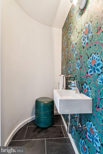 1114 Bodine St, Philadelphia PA  19147-5306 exterior