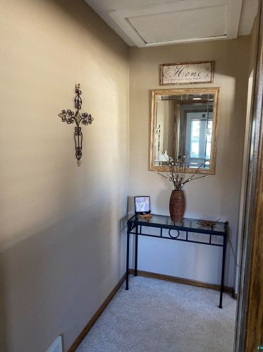 26 6 St, Duluth MN 55810-2240 exterior