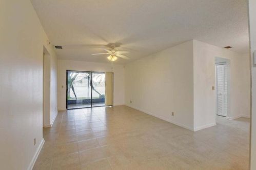 5655 Parkwalk Cir, Boynton Beach FL 33472-2314 exterior