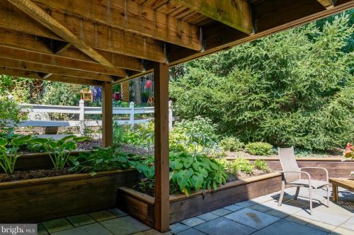 6310 Alderman Dr, Alexandria VA 22315-3730 exterior