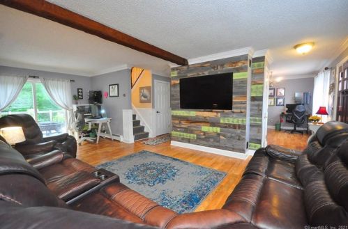 18 Arbor Rdg Rd, Torrington CT 06790-2576 exterior