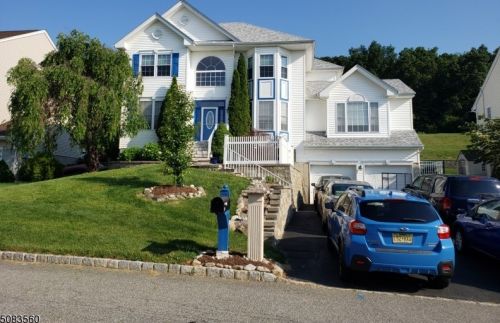 21 Candour Ct, Hackettstown, NJ 07840-4535